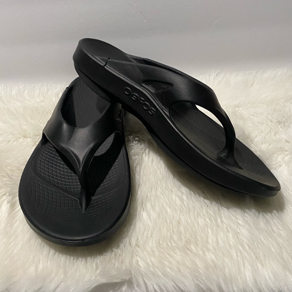 OOFOS Sandals - Picture 2 of 5